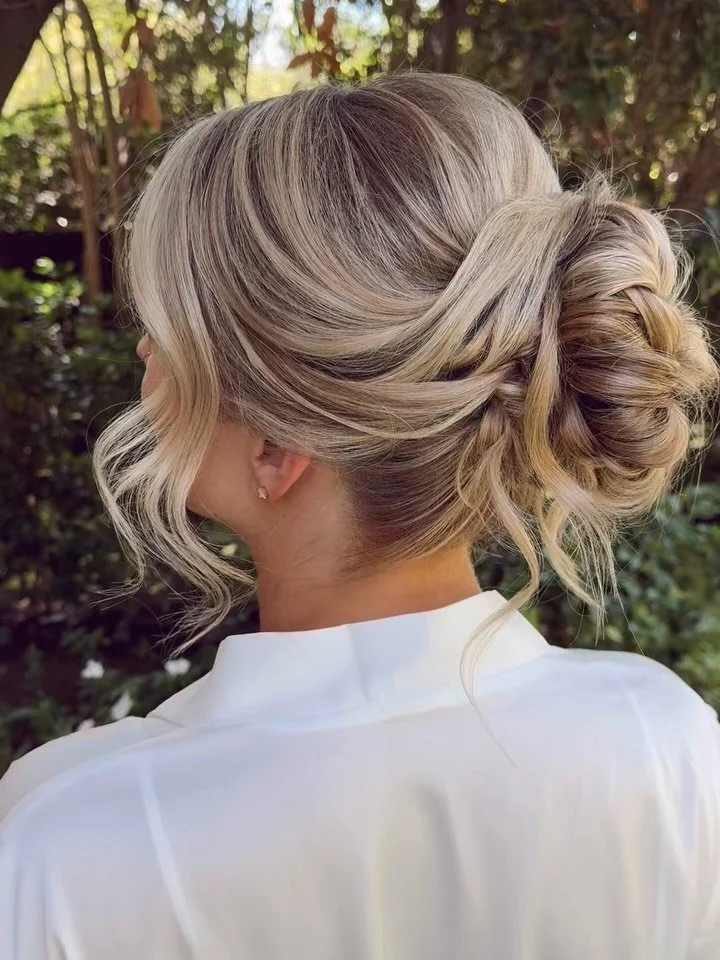 This updo and venue are what fairytales are made of🧚🏼&zwj;♂️✨