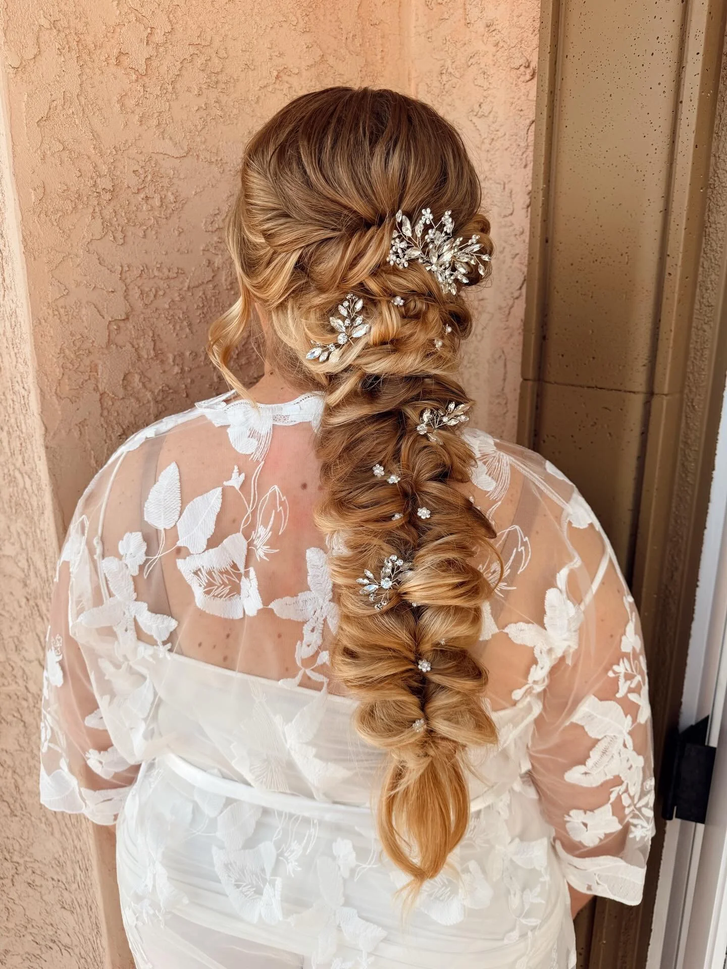 Last wedding of 2025!🙌🏼🤍 What a year it&rsquo;s been! Bring on the 2026 brides🫶🏻😍