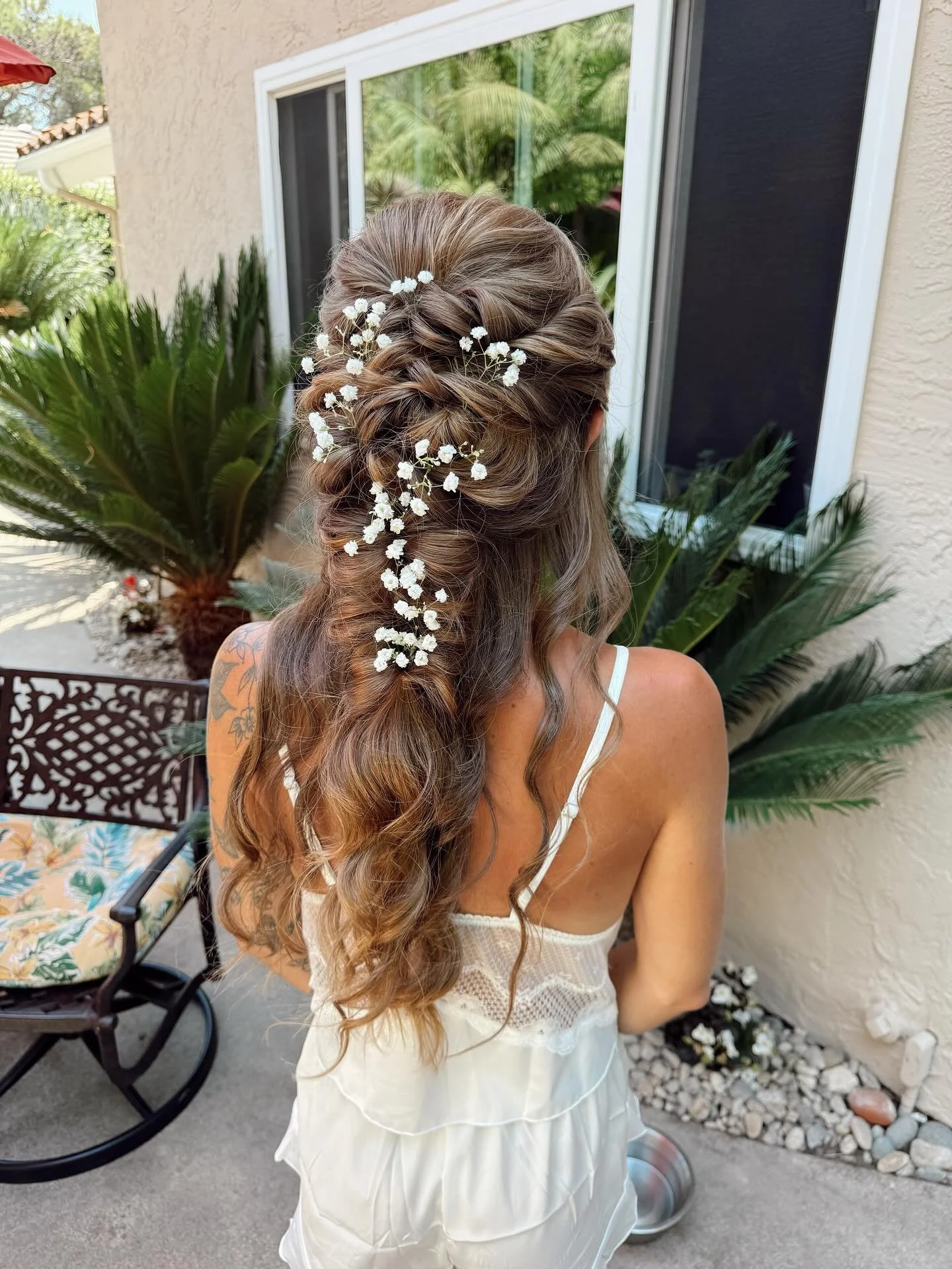 Flowers are the best accessory ✿