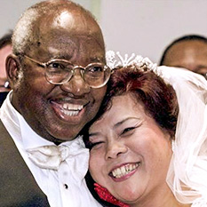 Roman Catholic Archbishop Emmanuel Milingo and Maria Sung receive the Holy Marriage Blessing.