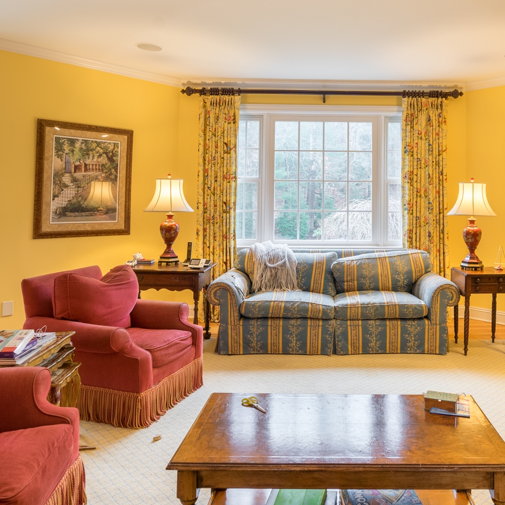 BEFORE Clearview Living Room .jpg