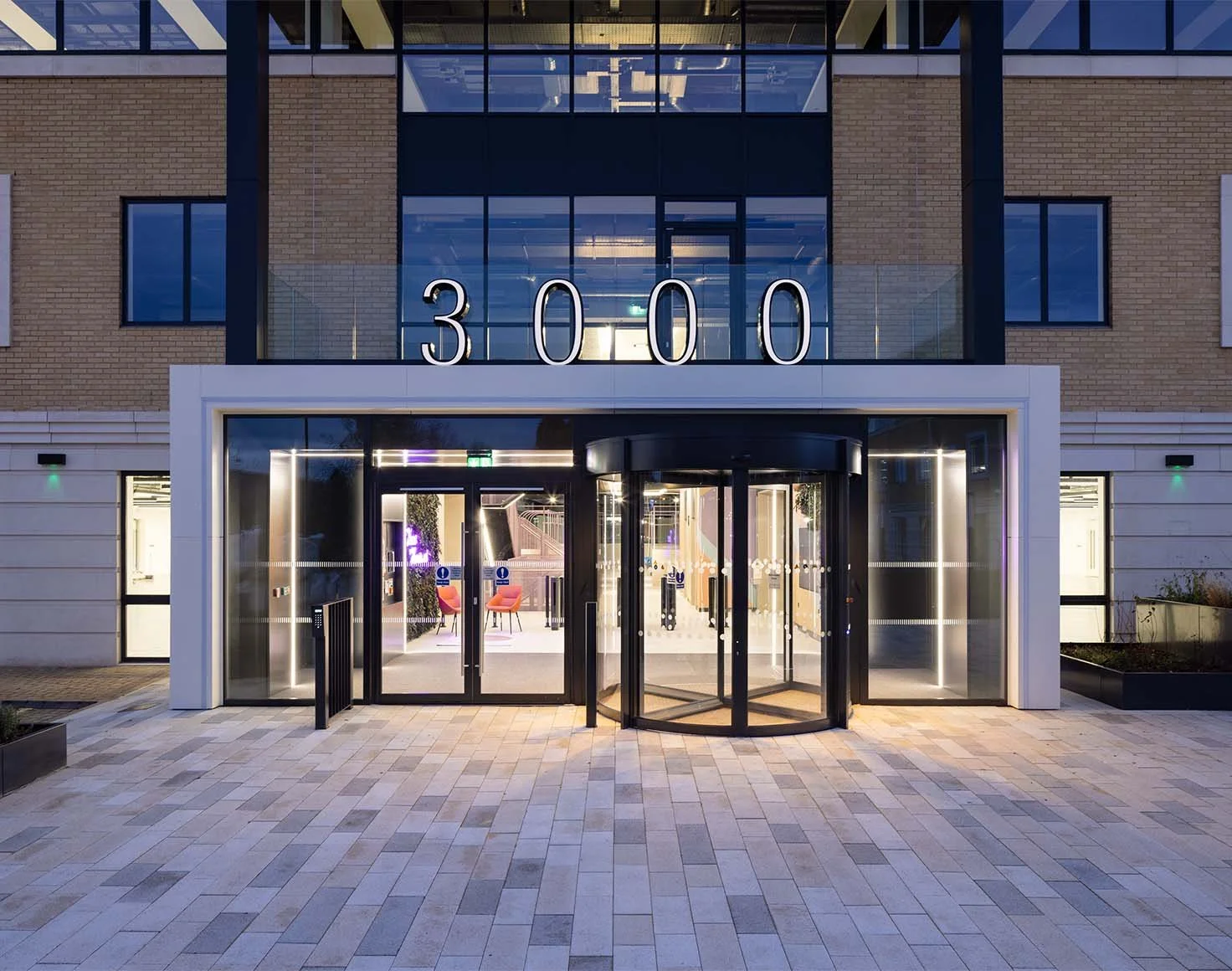 building-3000-sandp-10.1717593294.jpg
