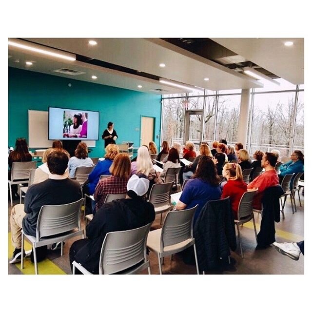 Thanks so much for hosting me
this morning @amysanderslibrary. What a beautiful facility, and such a nice group of people! 😊 Good luck to all of you on your tidying journey.
.
The next KonMari Basics workshop is Tuesday, January 14th at the Fletcher