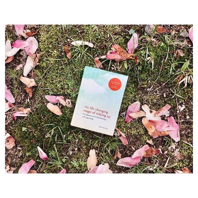 Tomorrow is our last free workshop with @calibrarysystem! Come by Terry Library at 6 PM to learn more about this life-changing little book.
.
.
.
.
.
#arkansasevents #littlerockevents #workshop #mariekondo #konmari #konmarimethod #tidyingup #minimali