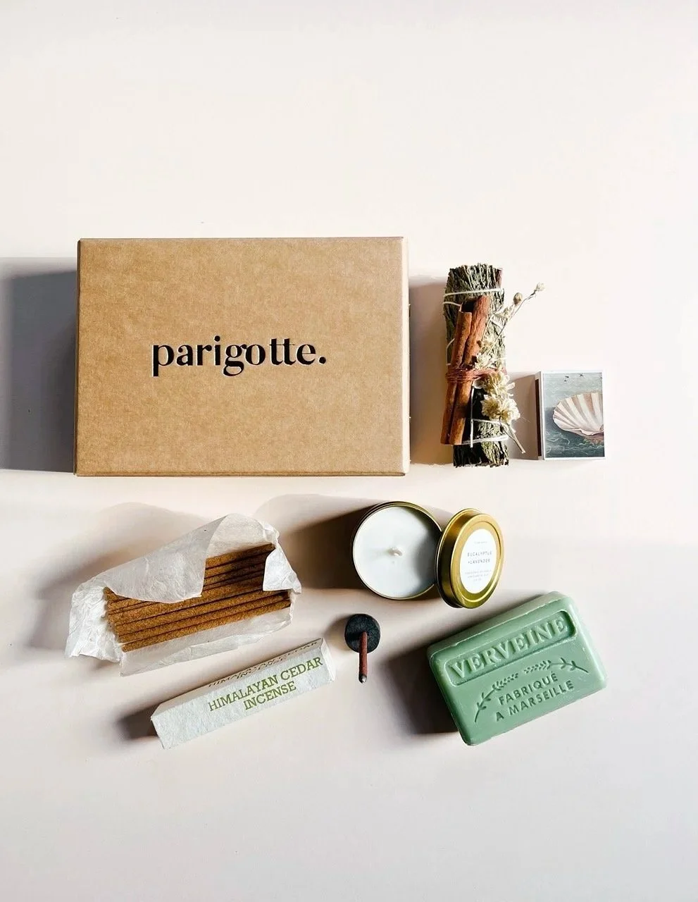 Let yourself be carried away by a gentle melody playing in the background, inviting you to centre yourself and relax.
To extend this atmosphere, here are three treasures from our holistic collection:

&bull; Serenity Box &ndash; a complete kit to est