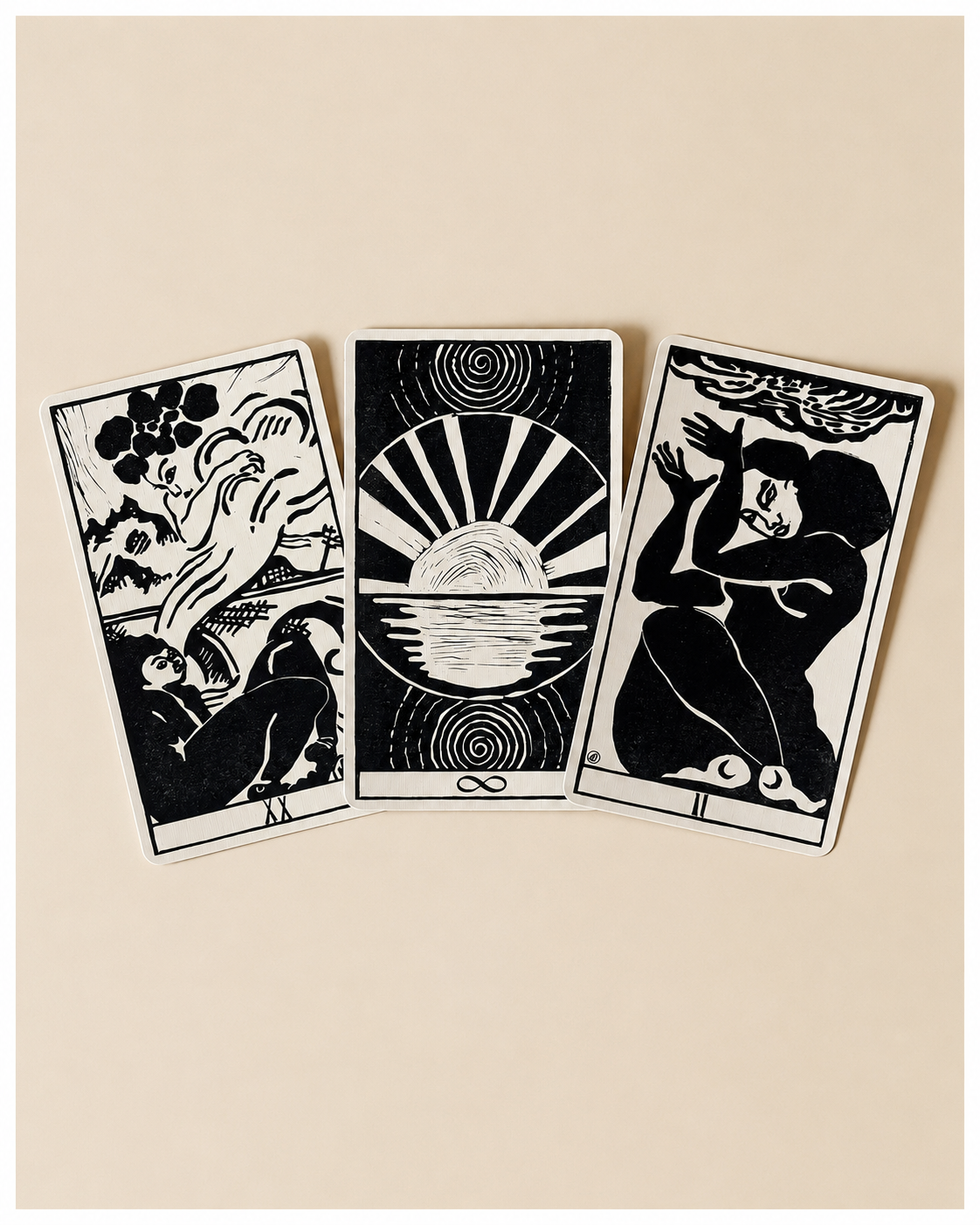 Lux-Tarot-UUSI12.png