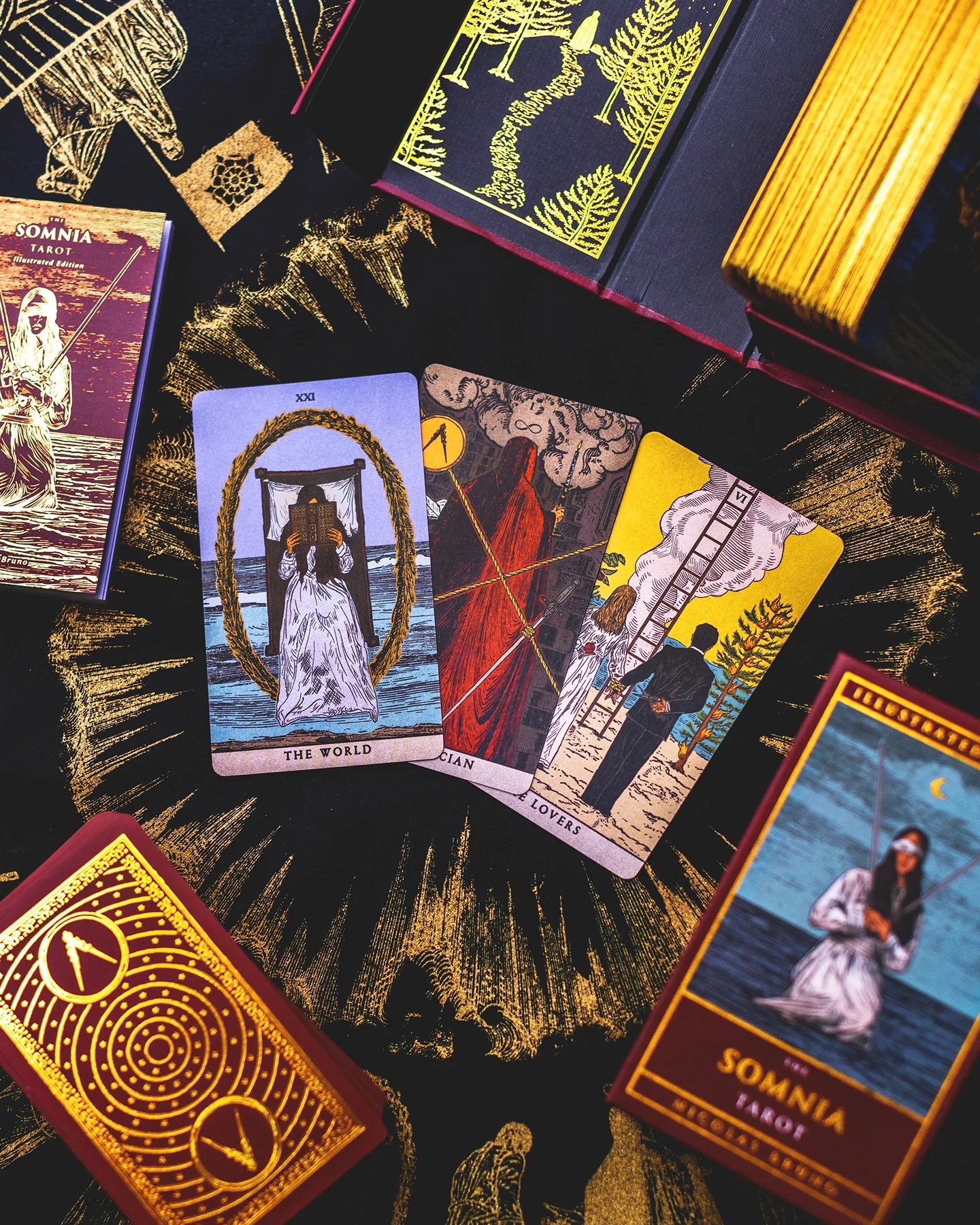 The-Somnia-Tarot-Illustrated-Edition3.jpeg