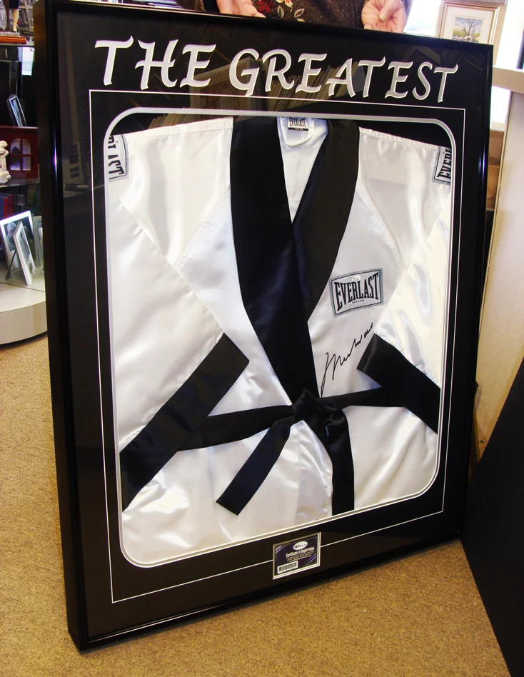 jersey-framing-service-windsor-ontario-picture-this-framing-boxing.jpg
