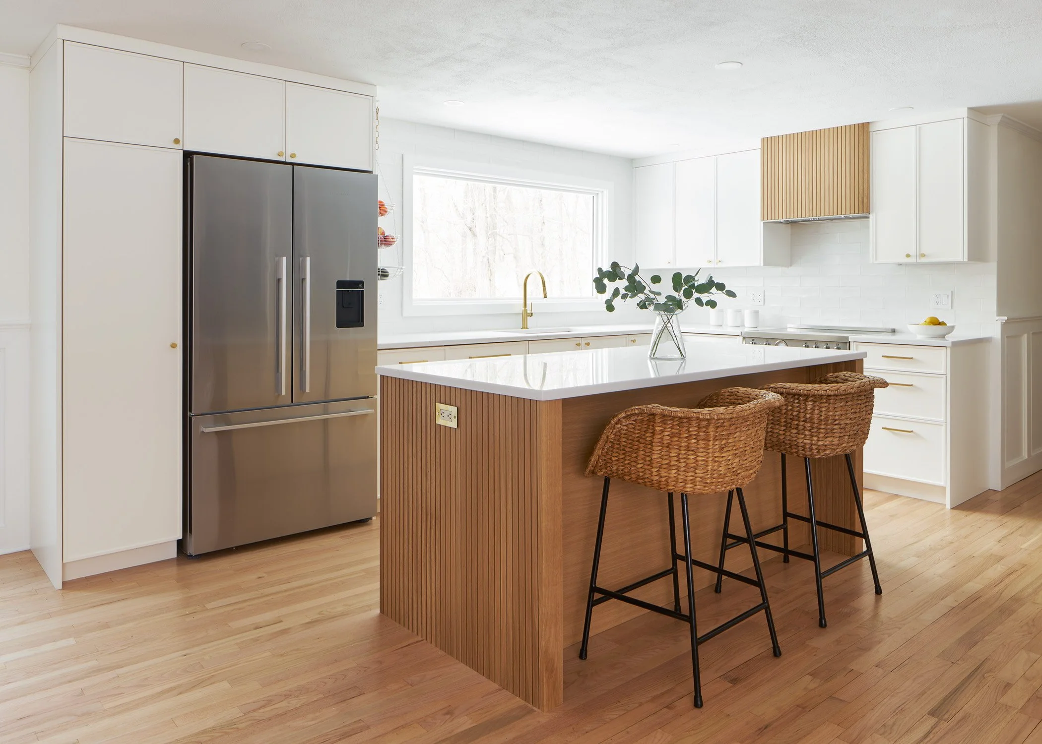 White oak and painted kitchen