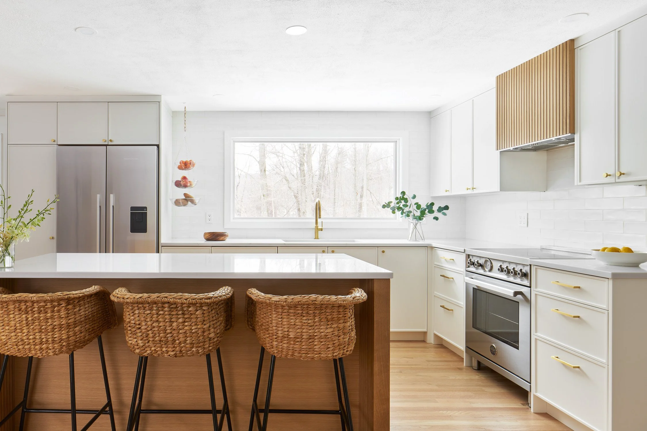 White oak and painted kitchen