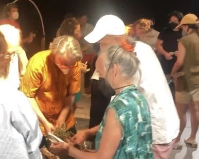  ~ performance ~ a sound and movement based work, followed by a participatory sculpture workshop. This is both a performance and an interactive experience, where participants explore connection, rhythm, and creative expression, creating their own uni