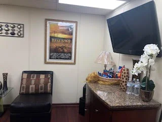 F.U.M. Green Room