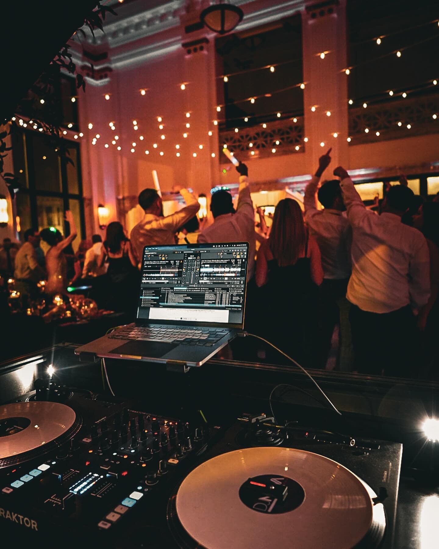 Giving new meaning to &ldquo;money in the bank&rdquo;&hellip; such a cool event space converted from a former bank, vault and all!

Powered by: RCF // @rcfusa x @rcf_audio 
Photographer: Madi Pere Photo // @madi.pere 
Venue: Citizens Ballroom // @cit