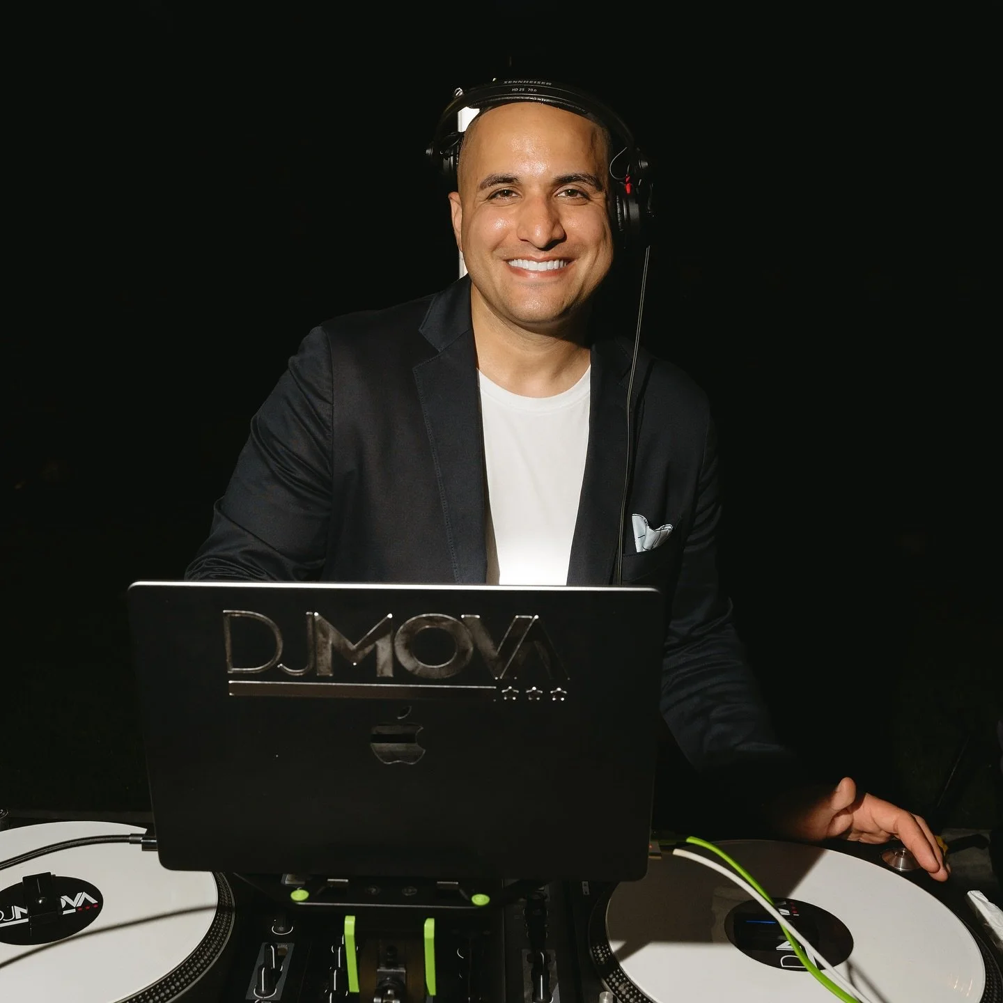 This full-time DJ life is really growing on me.

📸 @paigeelizabethphoto