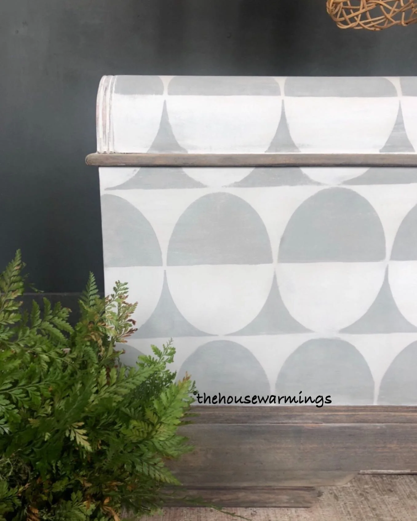 A mix of modern, vintage and natural wood. More coming soon💚