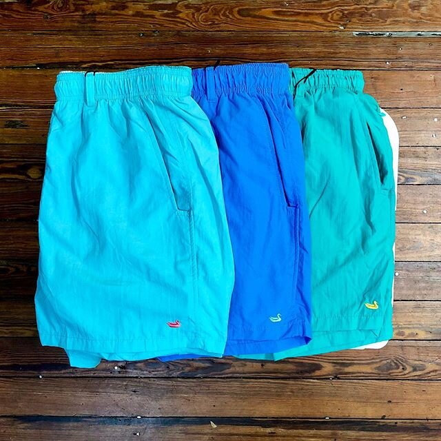 Which blue Southern Marsh dockside shorts is your favorite? 
Grab them all at 25% off online!
.
.
.
.
.

#southernsnap #snapofthesouth #southernmarsh #vineyardvines #southernshirt #patagonia #yeti #yeticoolers #costa #costadelmar #southernclothing #s