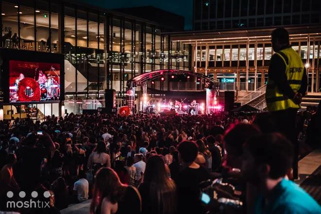 Flinders Plaza - Crowd.jpg
