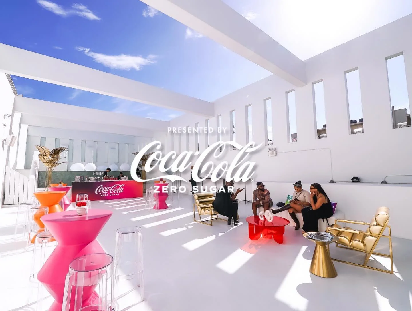 Tropical &amp; Artsy on the Outside Terrace 
🌴🌴🎨🎨
#tb to EBONY FWD presents
@ebonymagazine x @cokezero 
For Art Basel Miami Beach and Miami Beach Art Week✨✨✨ A special surprise with 
@chancetherapper with a fab private performance after a beautif