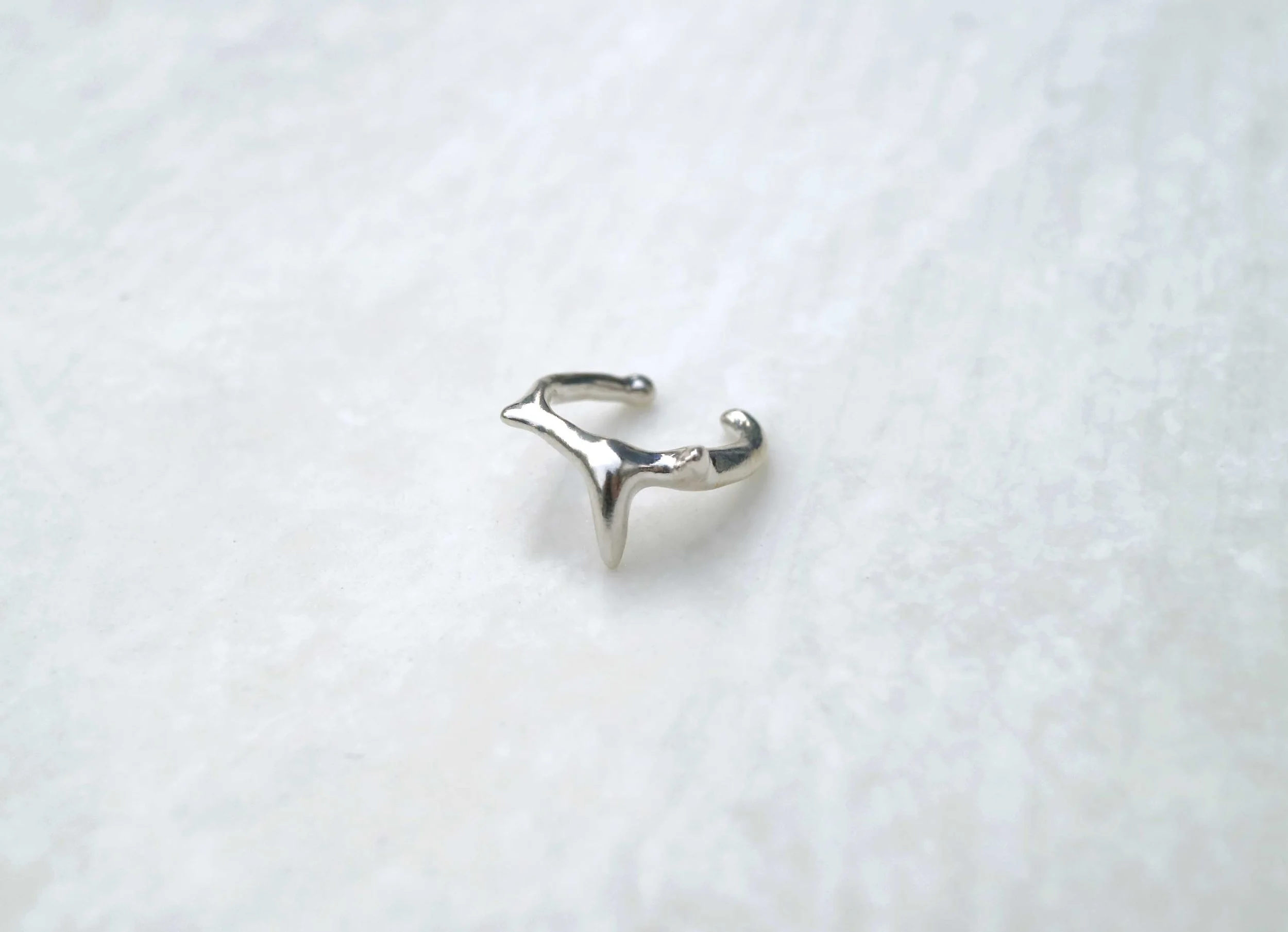 Horn earcuff