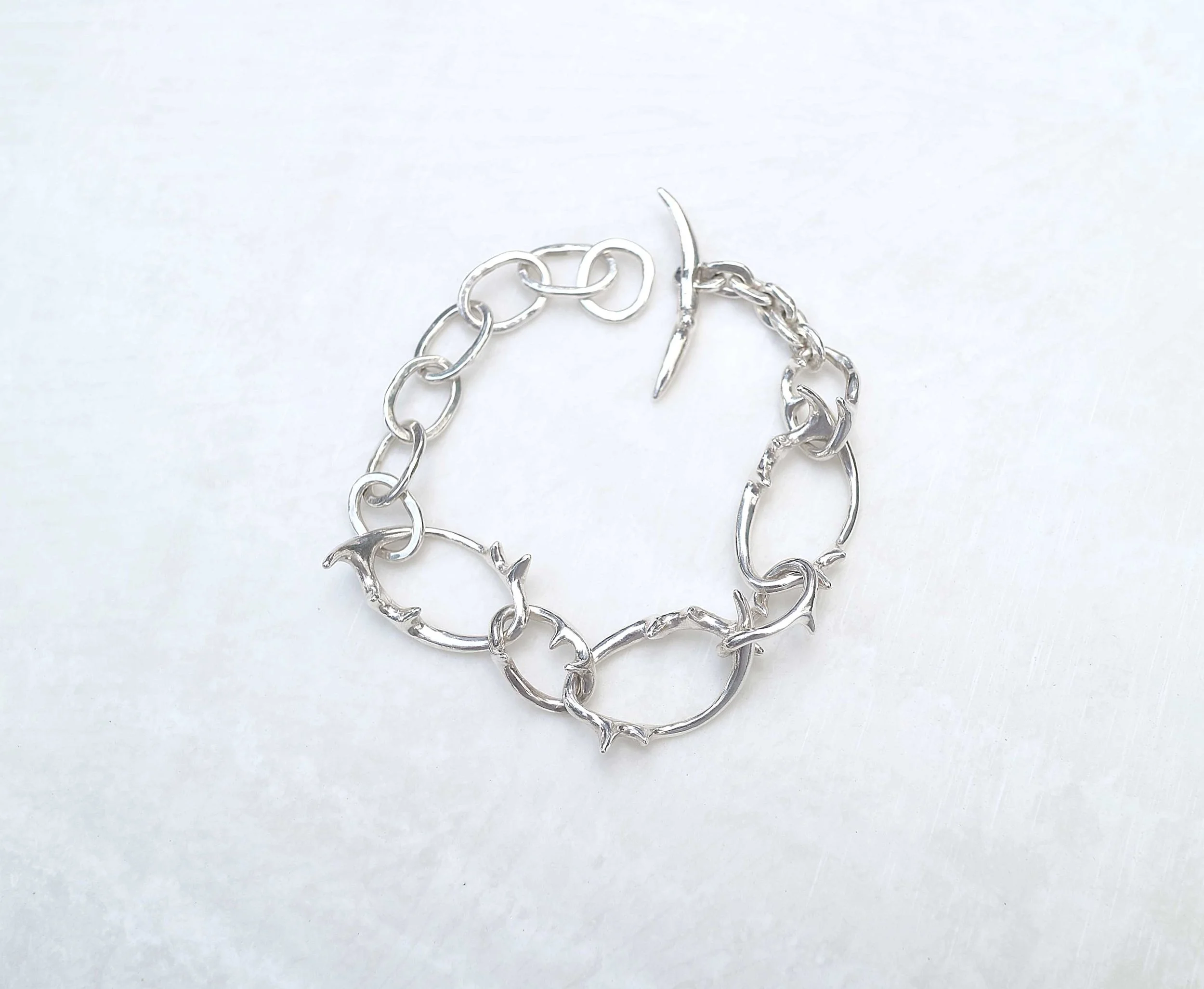 Spine link bracelet
