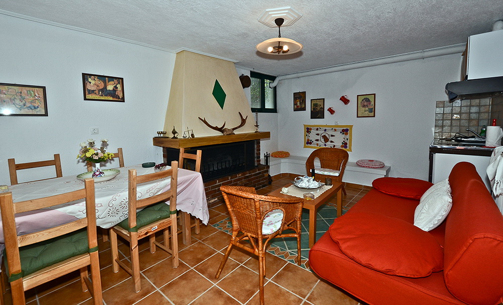 apartment villa loutsa.jpg