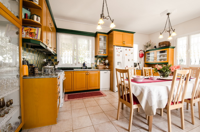 kitchen villa loutsa_resize.jpg