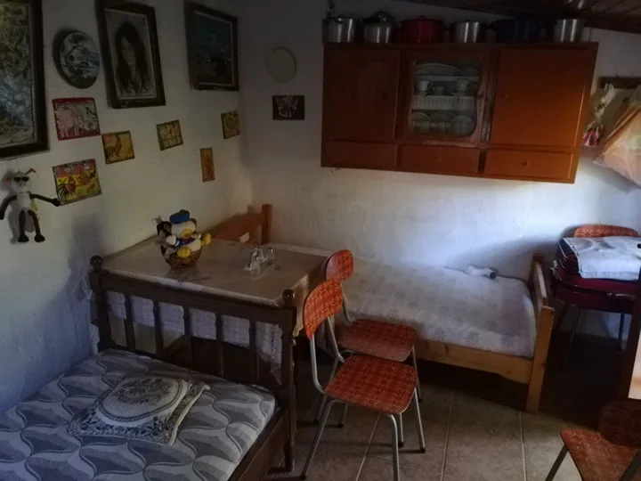gorgeous_land_with_small_house_23.jpg
