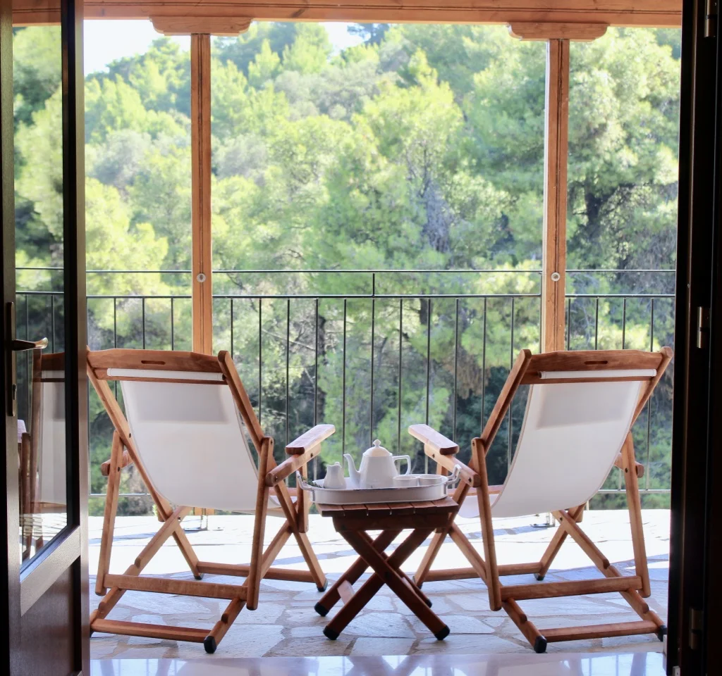 amazing_country_villa_with_a_pool_terrace_1.jpg