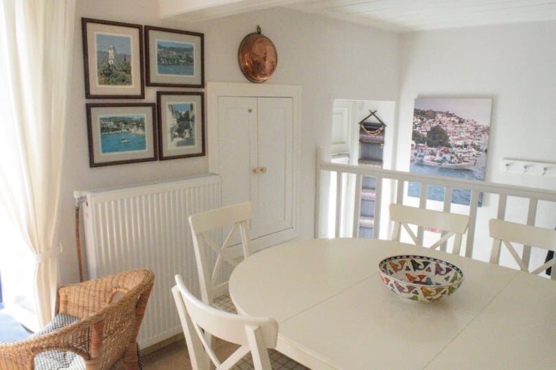 spacious_townhouse_in_the_centre_of_Skopelos_dining_area.jpg