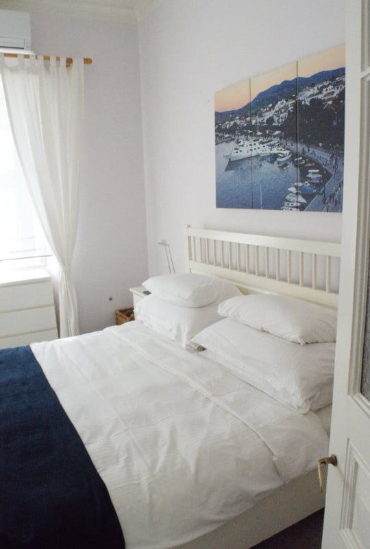 spacious_townhouse_in_the_centre_of_Skopelos_double_bed.jpg