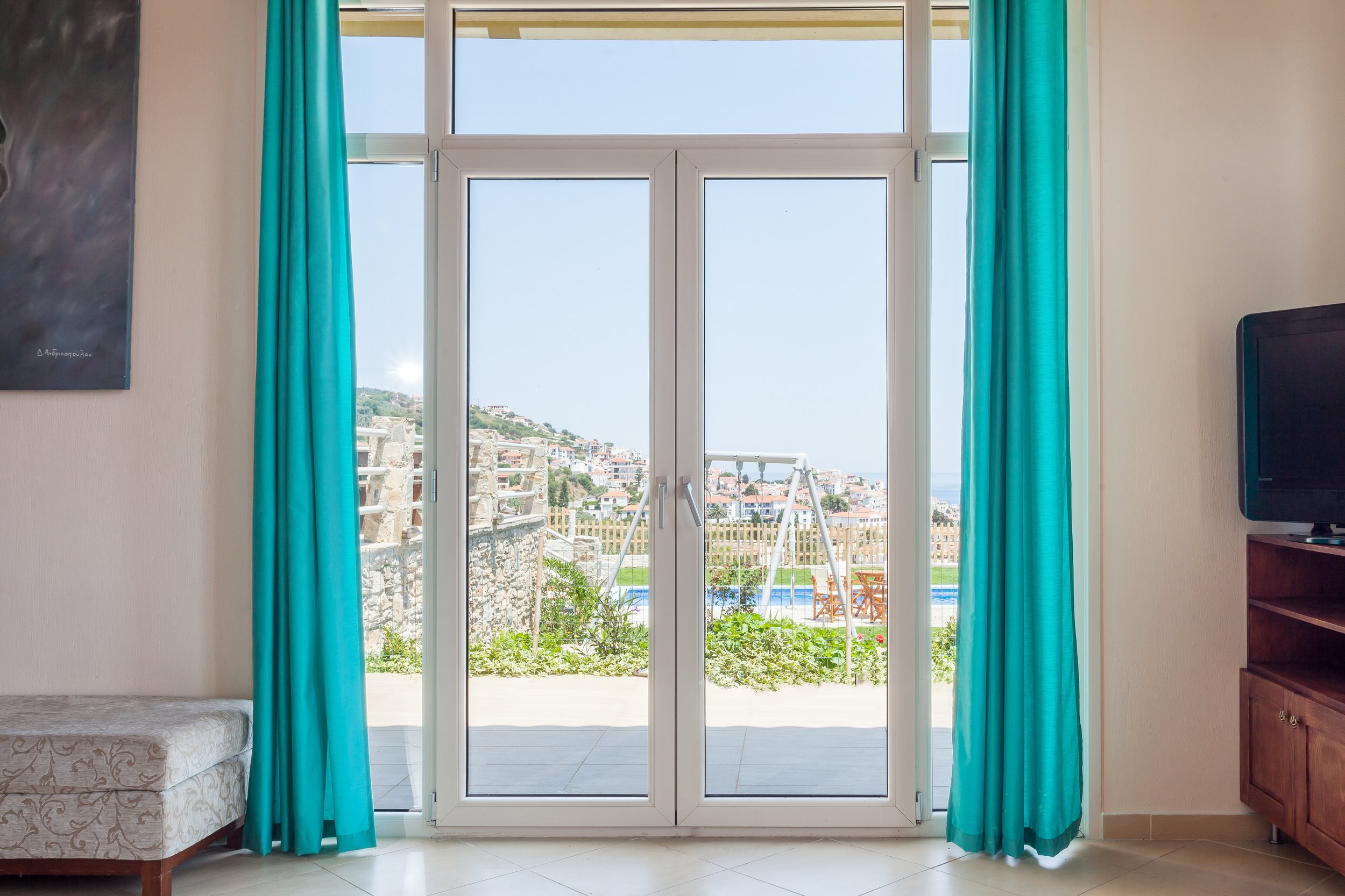 glorious_villa_with_amazing_view_curtains_window.jpg