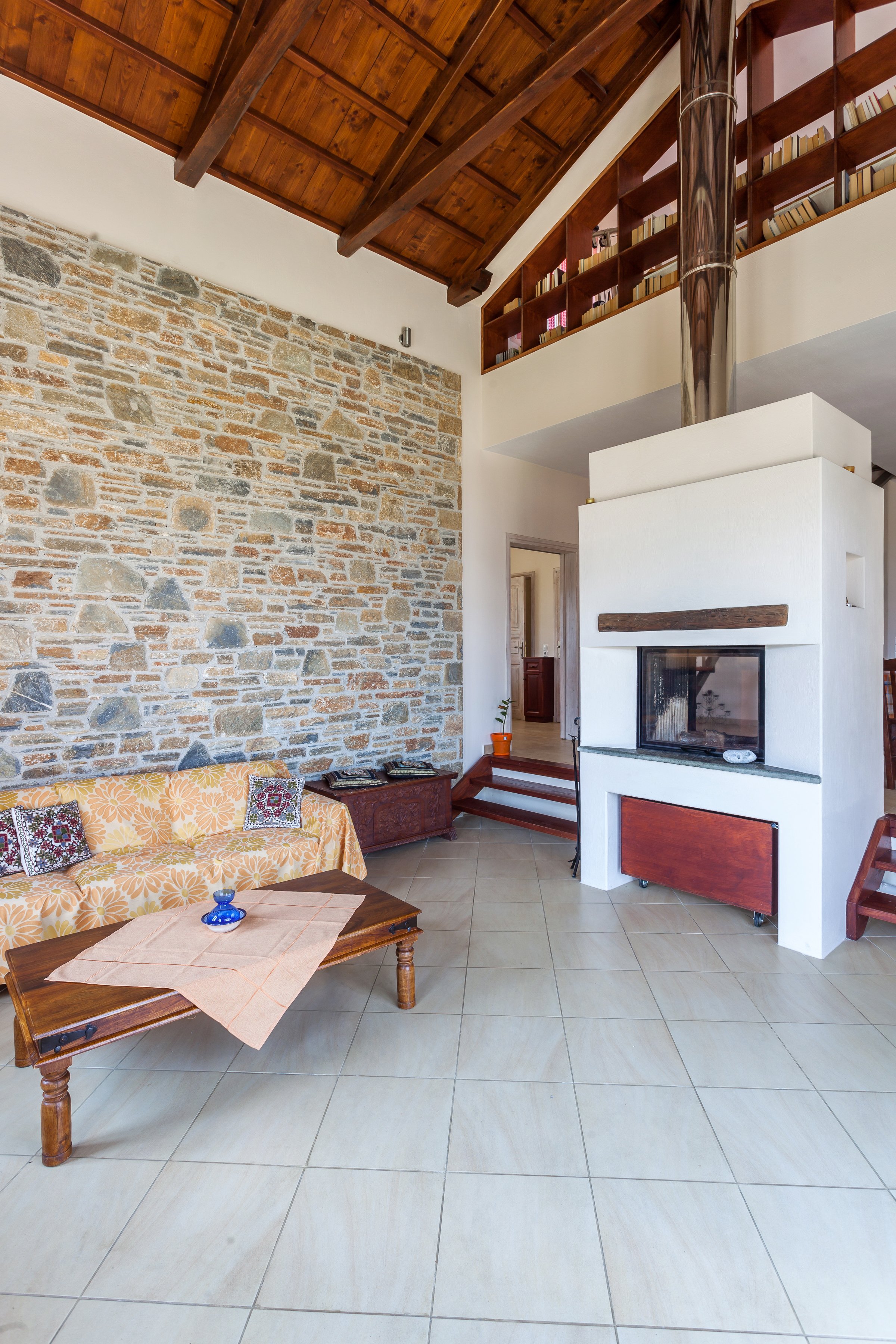 glorious_villa_with_amazing_view_pillows_fireplace.jpg