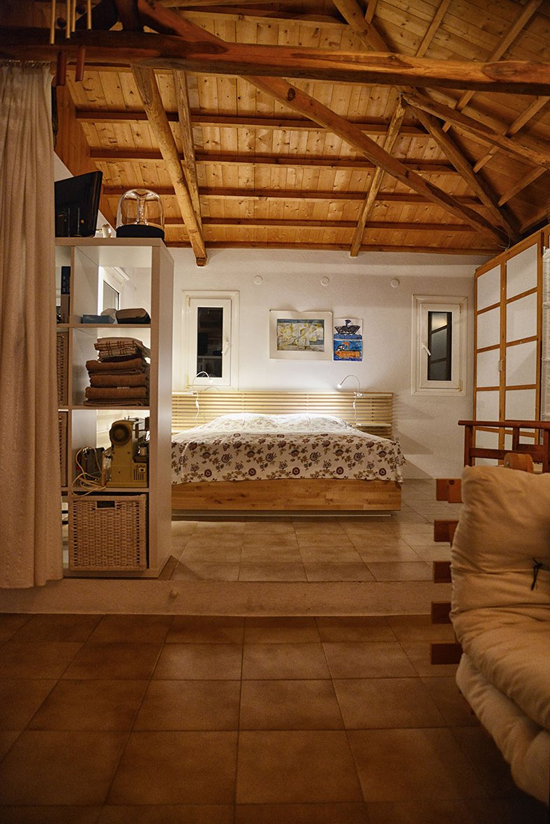 delighful_house-with-a_wonderful_sea_view_bedroom.jpg