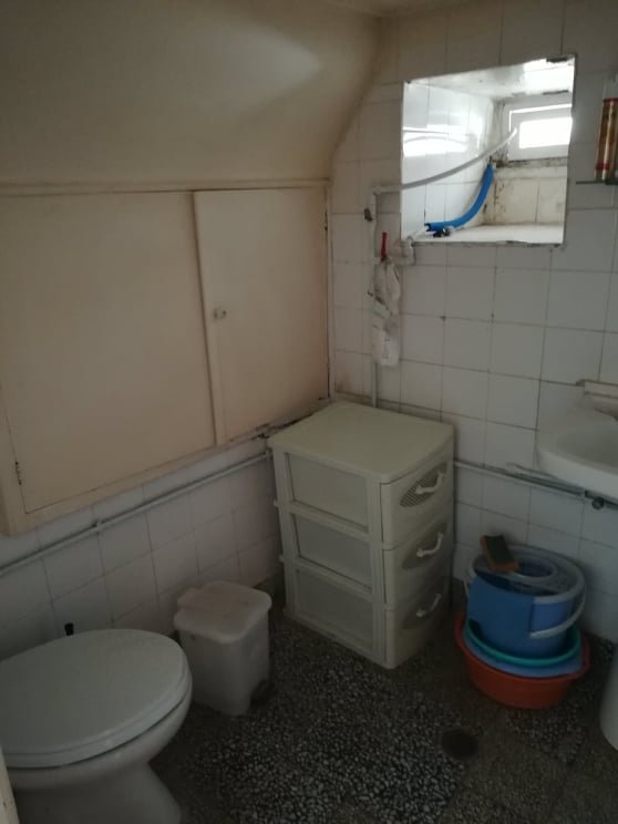 spacious_three_storey_traditional_house_bathroom_down_2.jpg
