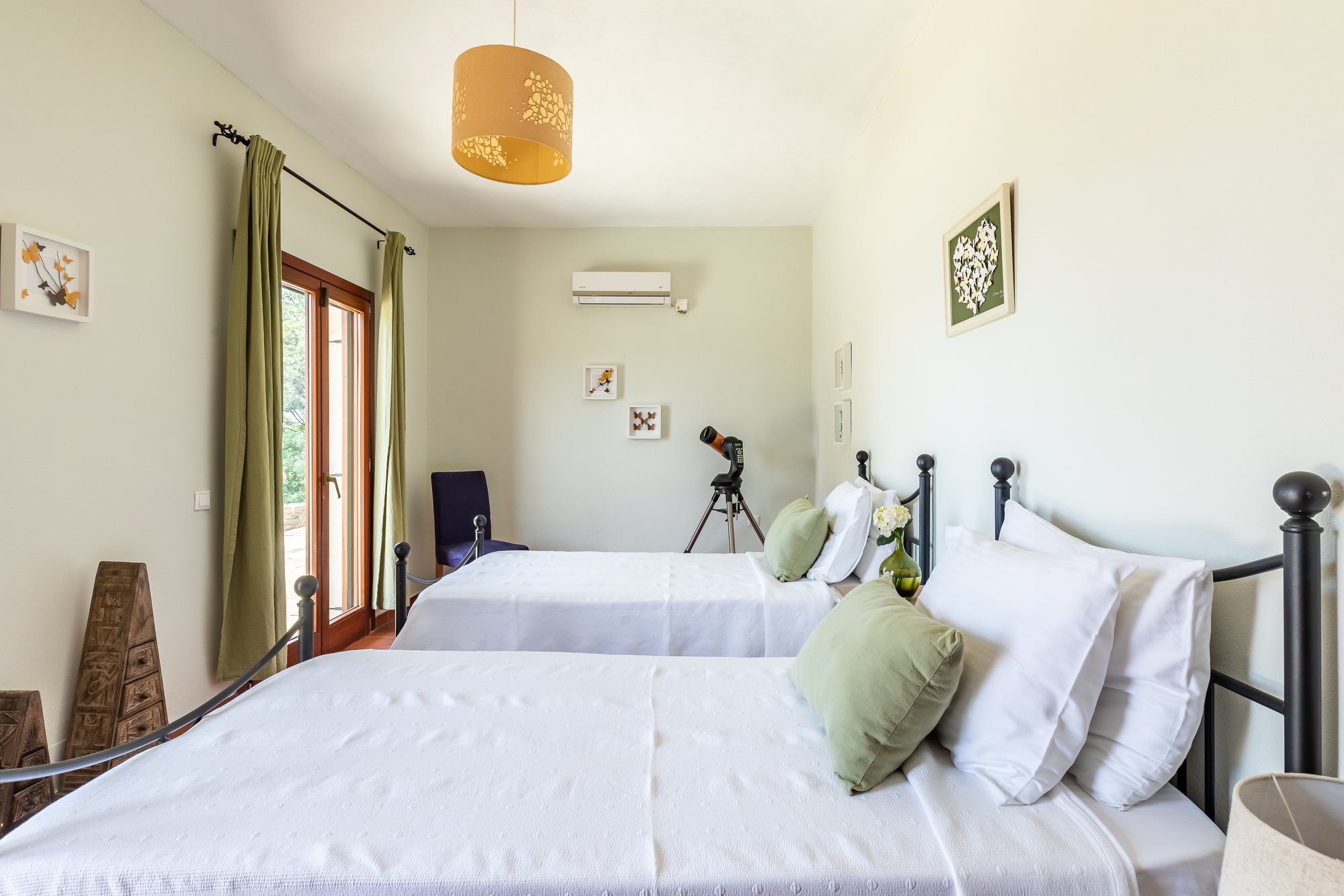 Modern_three_bedroom_villa_with_amazing_view_white.jpg