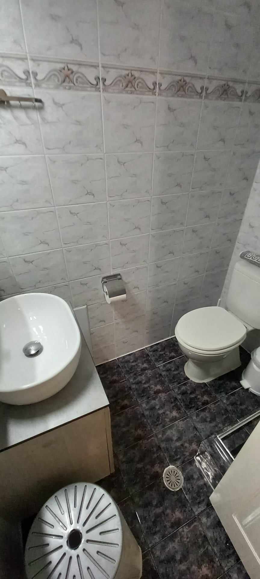 unique_spacious_modern_home_sink.jpg