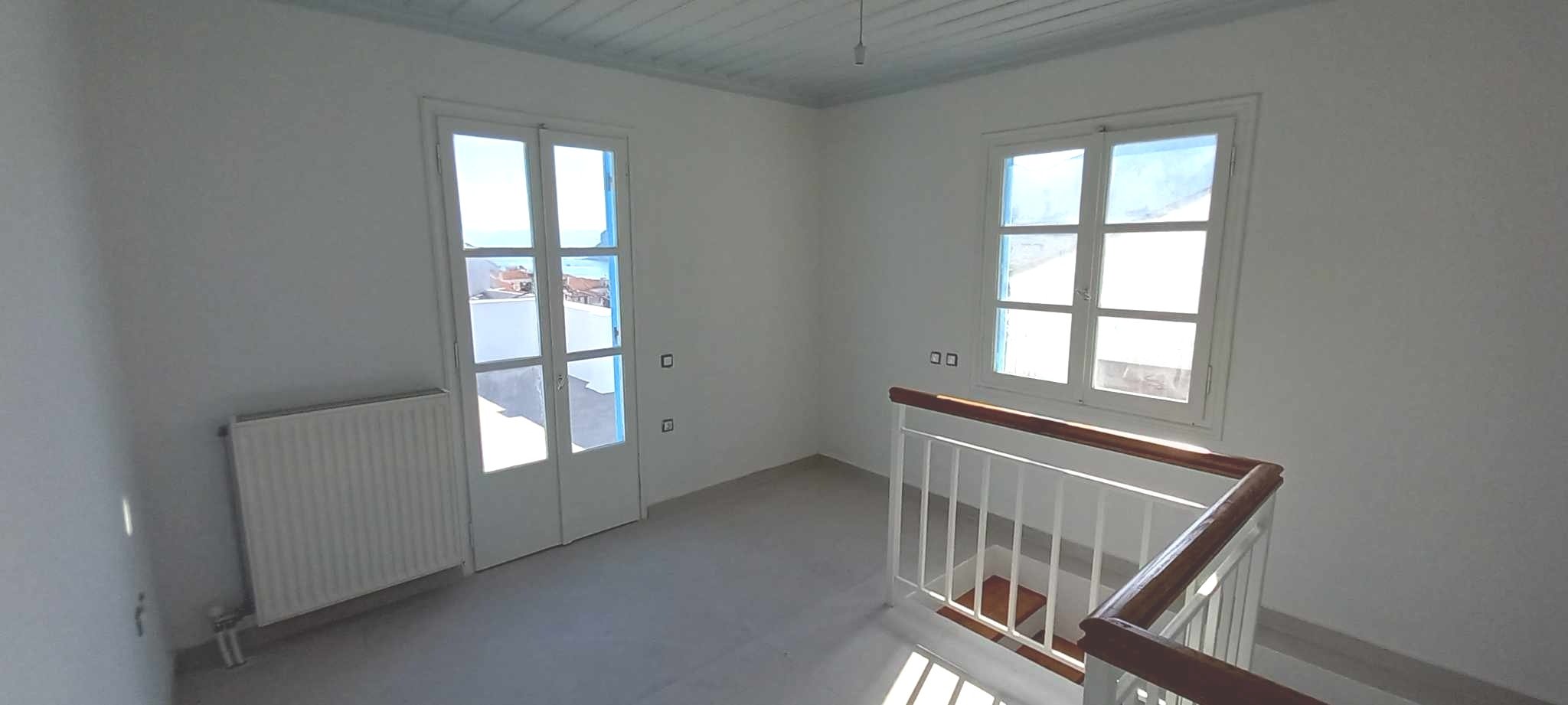 renovated_three_bedroom_mansion_with_amazing_terrace_and_view_new_windows.jpg
