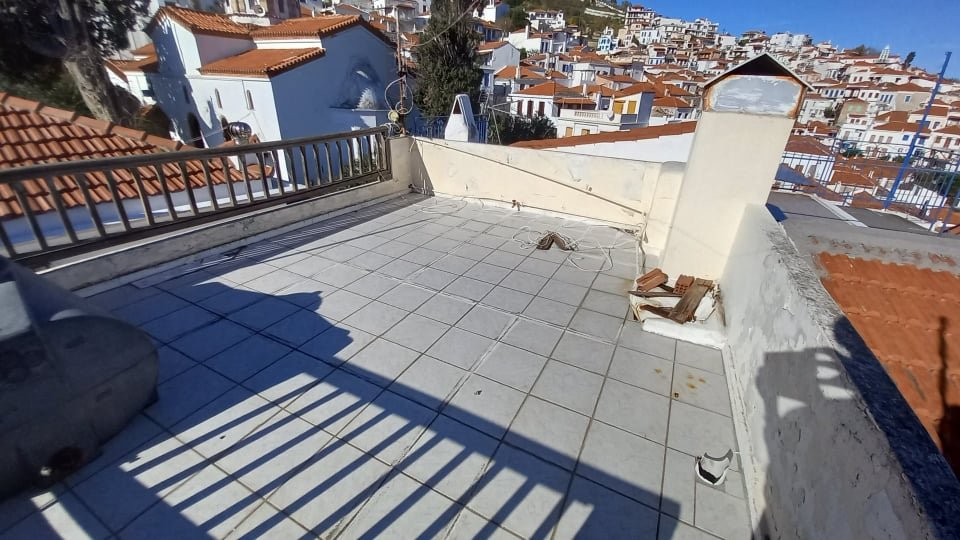 town_house_with_a_roof_terrace_with_a_seaview_terrace.jpg