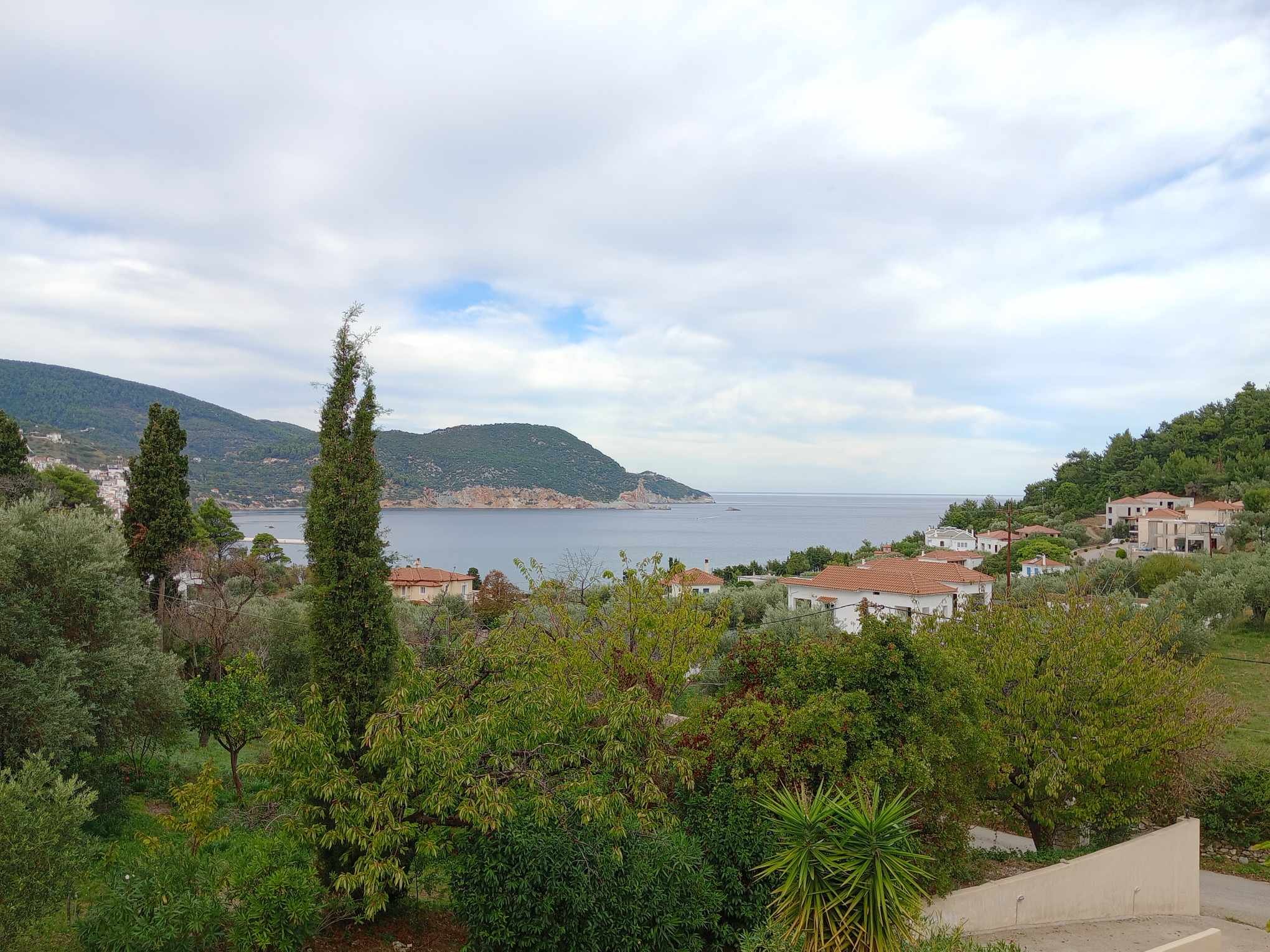 wonderful_spacious_house_close_to_skopelos_view_from_the_balcony.jpg