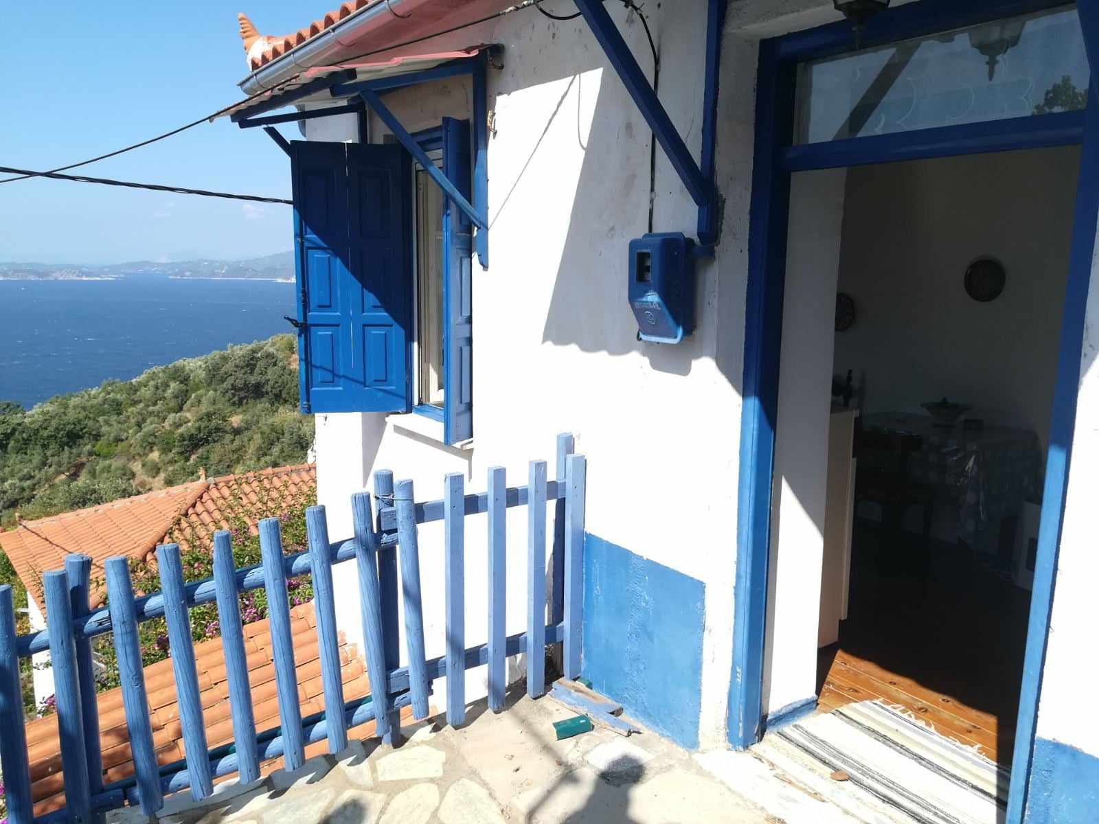 Traditional_house in_Glossa_with_a sea_view_blue.jpg