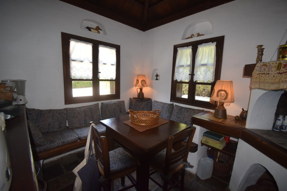 beautiful_big_estate_with_swimmingpool_second_kitchen.jpg