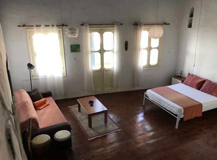 wonderful_ spaciou_ townhouse_bedroom_front.jpg