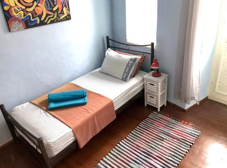 wonderful_ spaciou_ townhouse_bedroom_single.jpg
