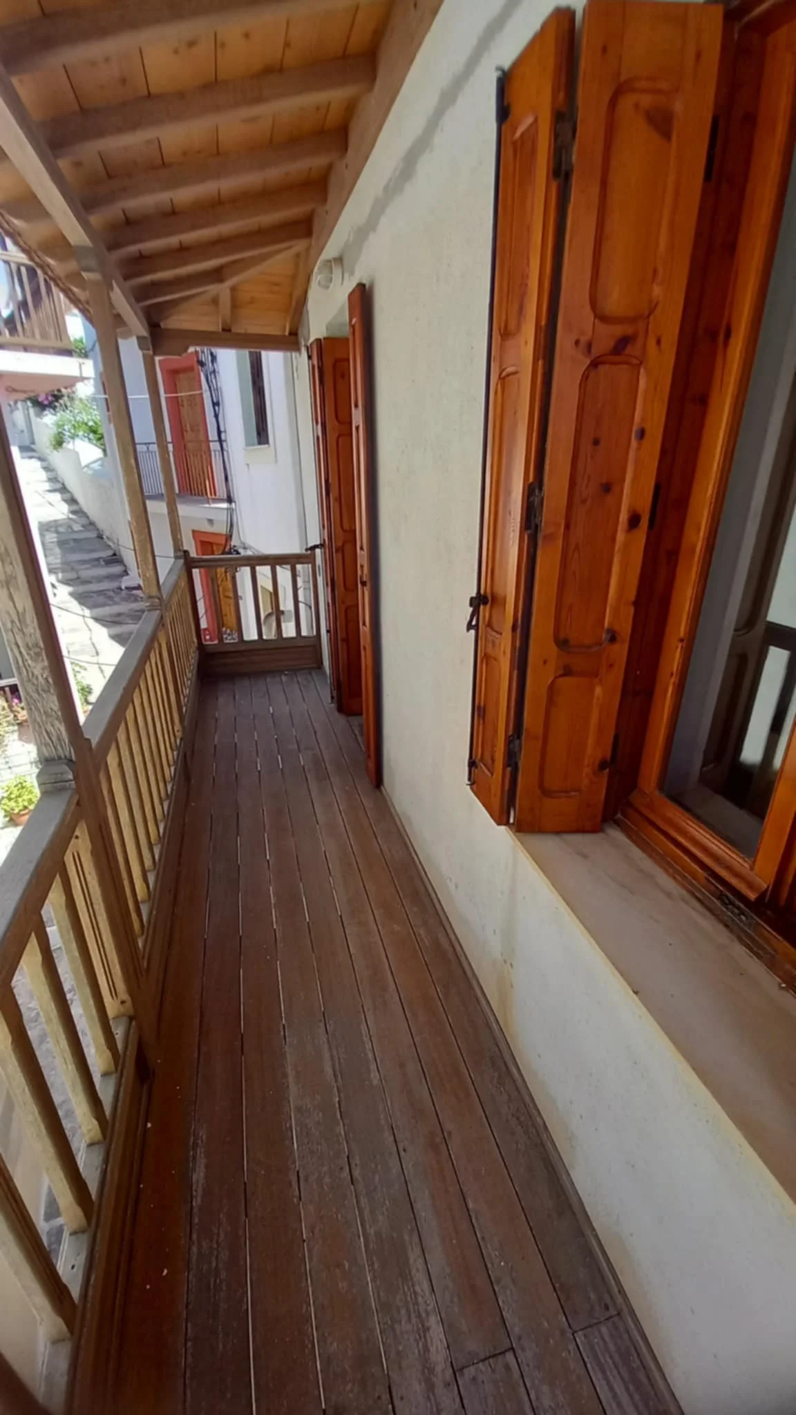 big_townhouse_with_a_veranda_with_a_sea_view_balcony.jpg