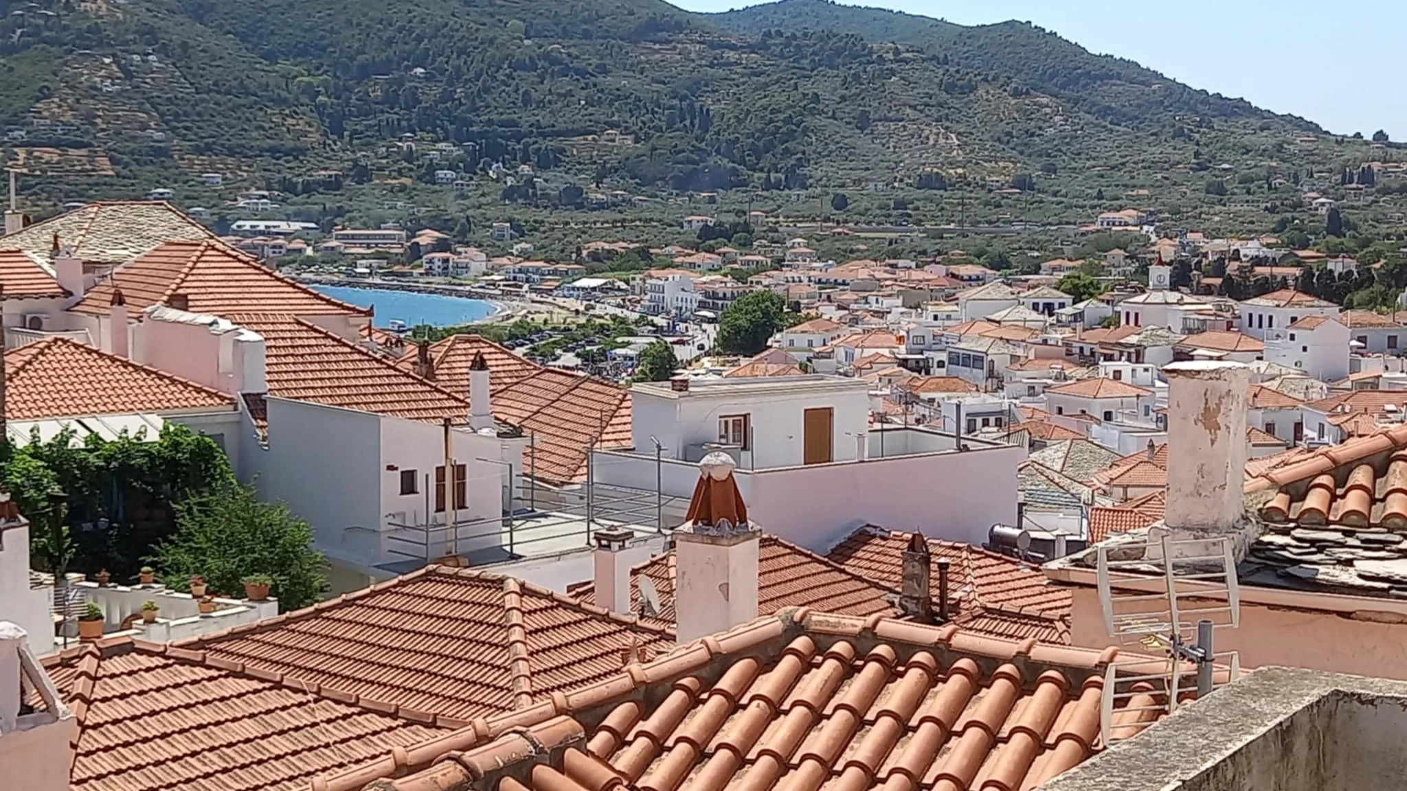 big_townhouse_with_a_veranda_with_a_sea_view_harbour.jpg