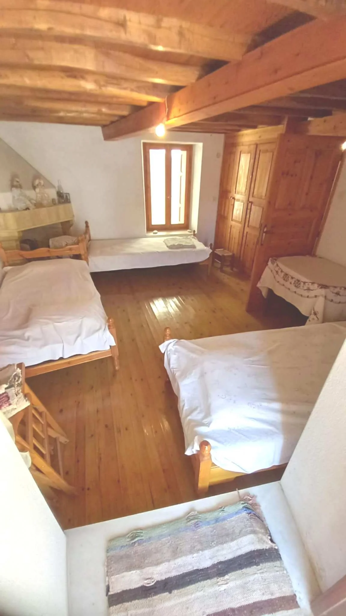 big_townhouse_with_a_veranda_with_a_sea_view_second_floor.jpg