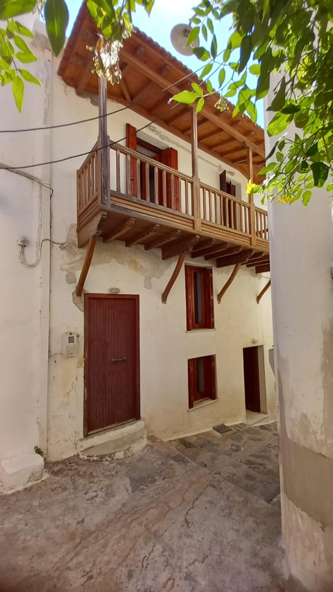 big_townhouse_with_a_veranda_with_a_sea_view.jpg