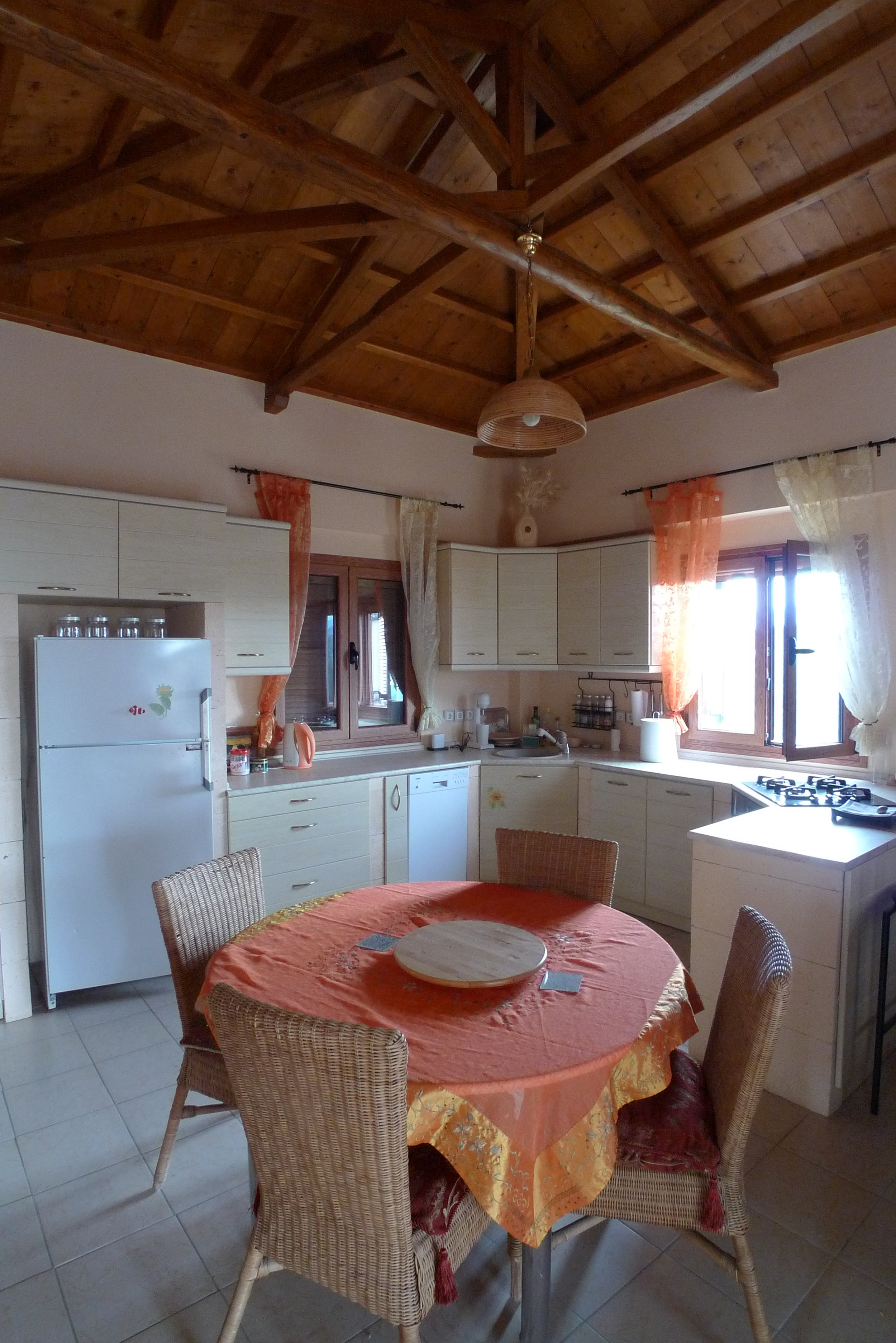 architect_designed_big_villa_with-a_sea_view_kitchen.JPG
