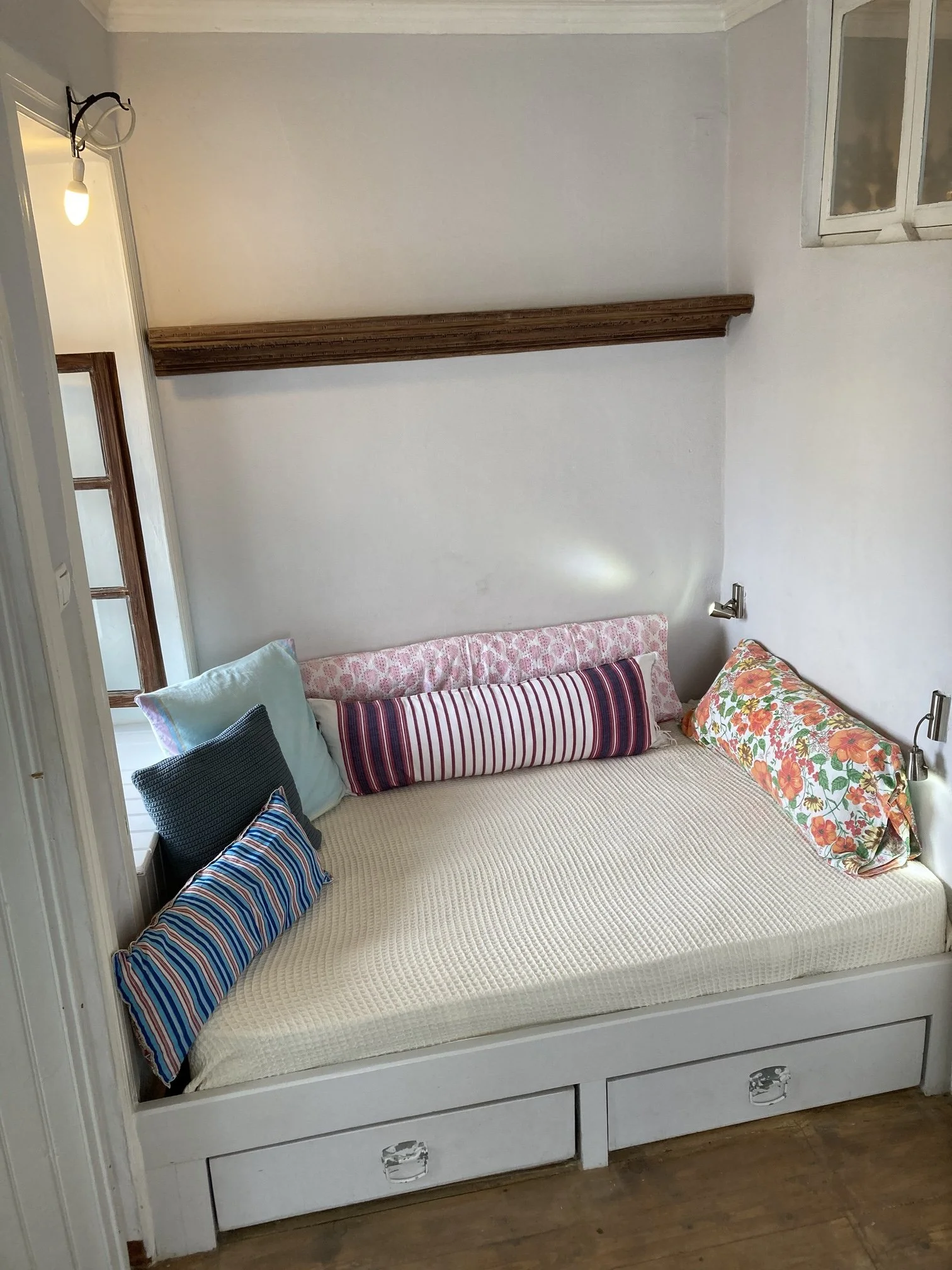 Gorgeous_historic townhouse_with_a_view_pillows.jpeg