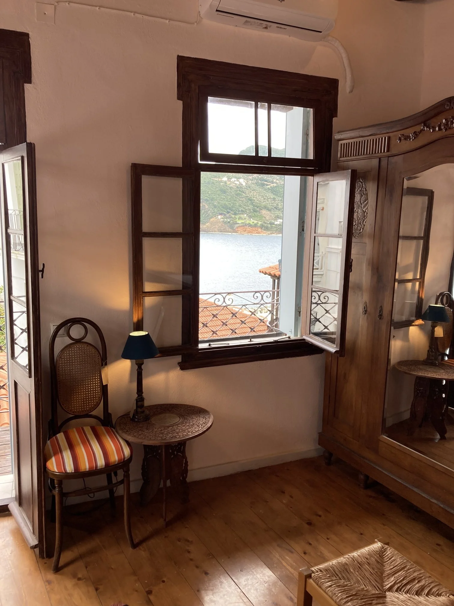 Gorgeous_historic townhouse_with_a_view_soft.jpeg